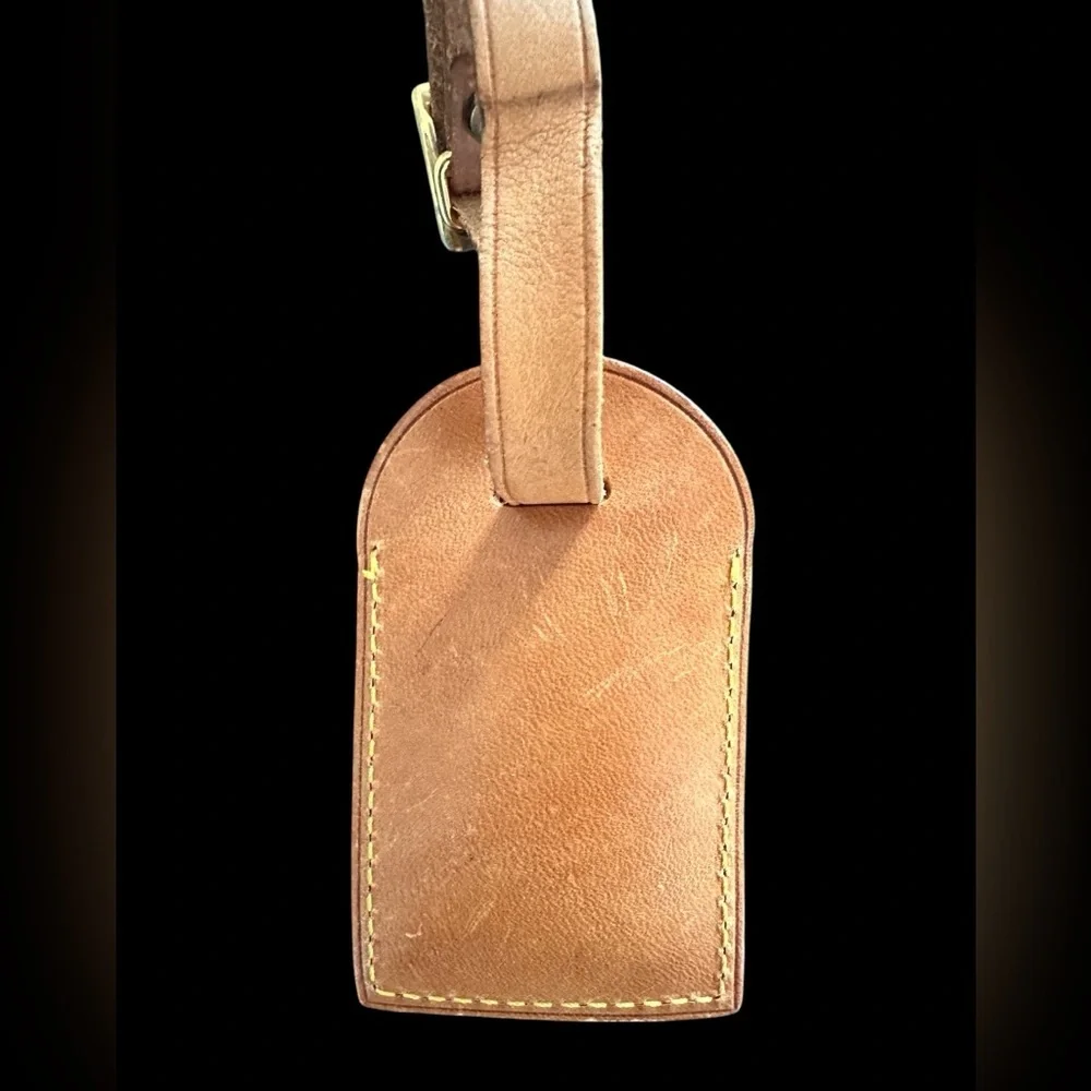 💙 Authentic Louis Vuitton Vachetta Luggage Tag and Poignet